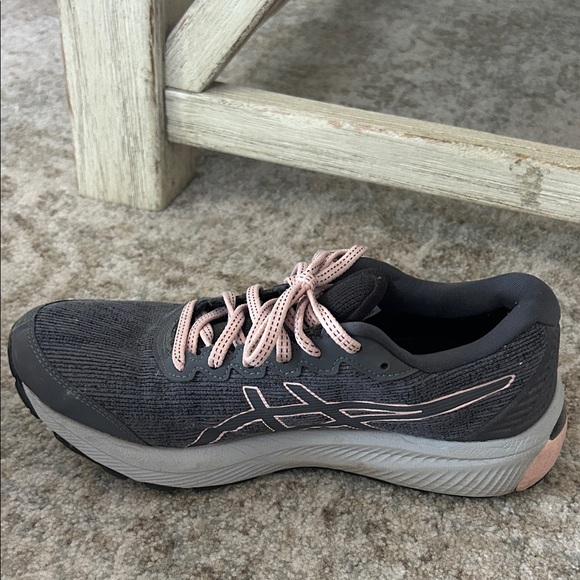 ASICS Women's goretex gel cumulus Athletic Shoes - Gray and Pink - Picture 5 of 9
